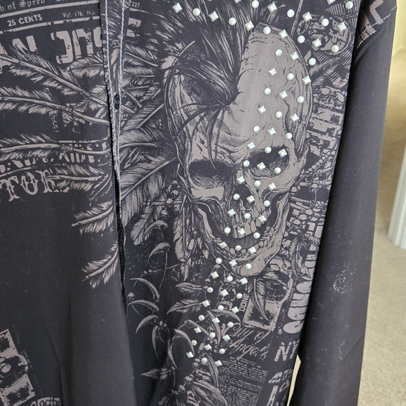 Affliction Lightweight Button Down Shirt - Picture 3 of 5